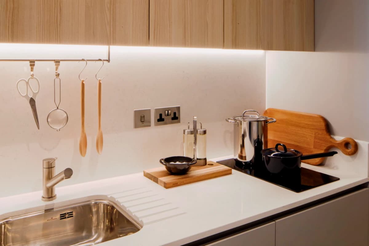 Enclave Croydon — Cosy 1 Studio