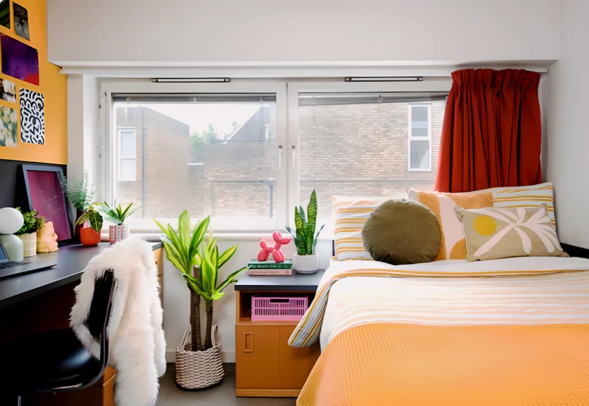 Cross Court House — NON ENSUITE: TWO BED FLAT
